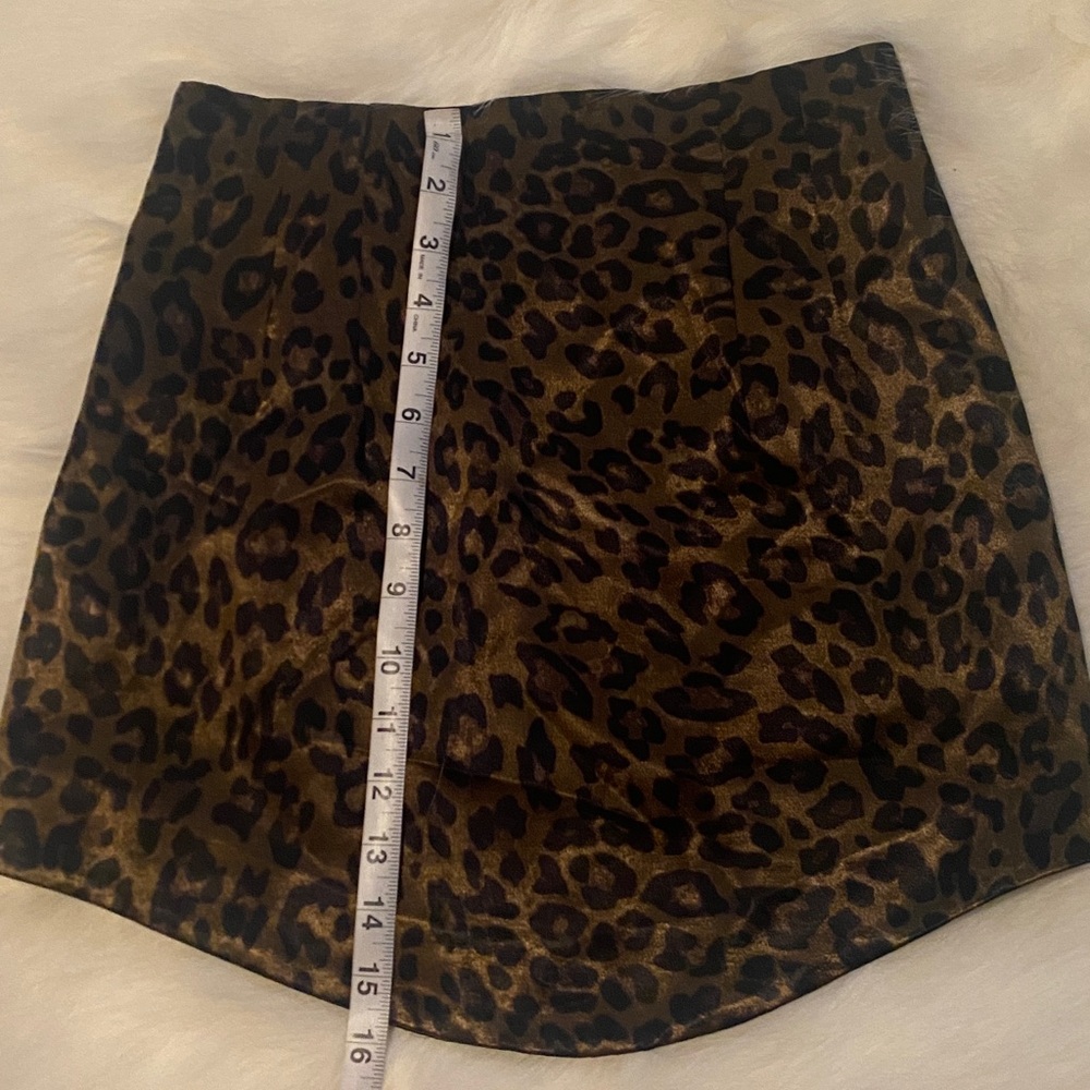 Leopard Print Women's Skirt - Picture 5 of 5
